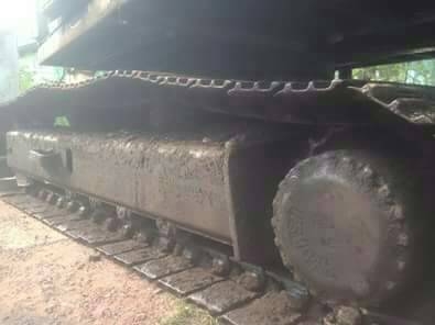 ขายรถแบคโฮ KOMATSU  pc 200-2 เครื่องเดิมปั้มเดิมเอวแน่นช่วงล่างเต็มพร้อมใช้ราคา255,000 090-772-3710 090-772-3708