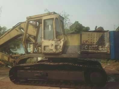 ขายรถแบคโฮ KOMATSU  pc 200-2 เครื่องเดิมปั้มเดิมเอวแน่นช่วงล่างเต็มพร้อมใช้ราคา255,000 090-772-3710 090-772-3708