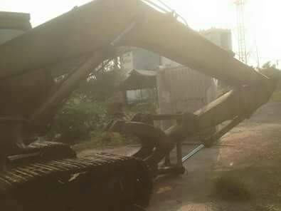 ขายรถแบคโฮ KOMATSU  pc 200-2 เครื่องเดิมปั้มเดิมเอวแน่นช่วงล่างเต็มพร้อมใช้ราคา255,000 090-772-3710 090-772-3708