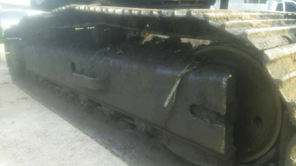 ขายรถแบคโฮ KOMATSU  pc 200-2 เครื่องเดิมปั้มเดิมเอวแน่นช่วงล่างเต็มพร้อมใช้ราคา255,000 090-772-3710 090-772-3708