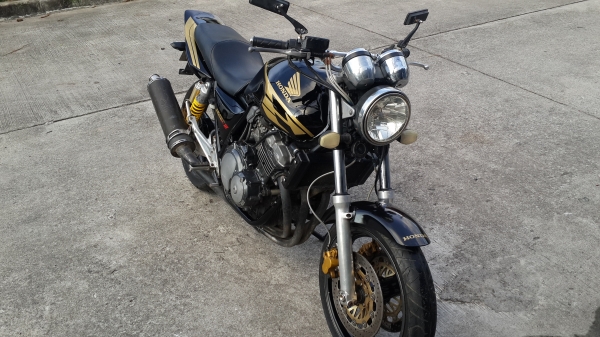 ต้องการขายCB400ปี95มีทะเบียสีทำใหม่ทั้งคัน