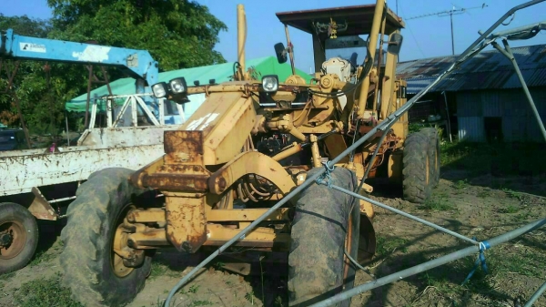 ขายรถเกรด CAT 140 H เล่มทะเบียนรถสวยพร้อมใช้ราคา 2,850,000 090-772-3710 090-772-3708 ขายรถเกรด CAT 140 H เล่มทะเบียนรถสวยพร้อมใช้ราคา 2,850,000 090-772-3710 090-772-3708