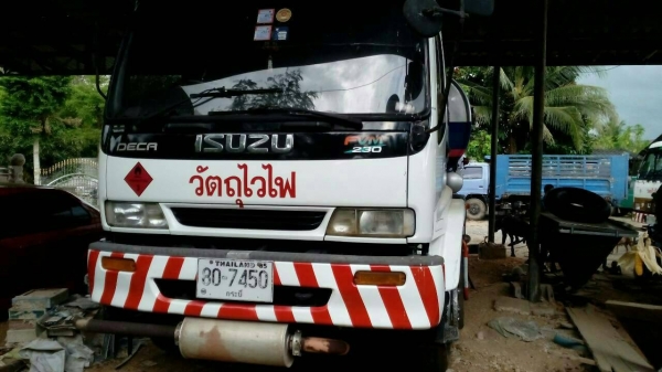 ขายรถสิบล้อบรรทุกน้ำมัน ISUZU  DECA  FVM33MT  230 แรง เพลาเดียวหัวบางยางดีคัชซีสวยเอกสารพร้อมโอนราคา 950,000 090-772-3710 090-772-3708