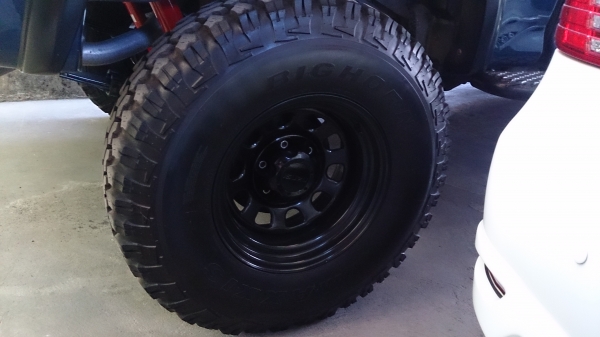 Maxxis 762 ขนาด 255 85 r16 มี 4 เส้น ปี 08-09 สภาพเกือบ 100 เต็ม