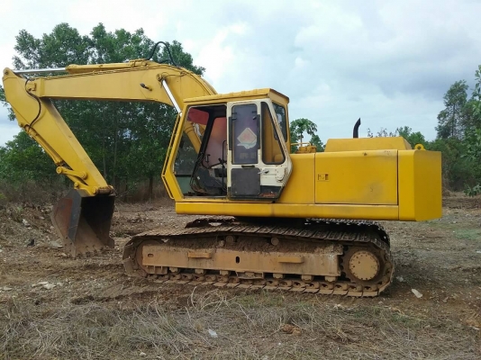 ขาย 365,000 รถแบคโฮ KATO  V 2 เครื่อง 6 D14 ปั้มK3Vช่วงล่างสวยพร้อมใช้ 090-772-3710 090-772-3708