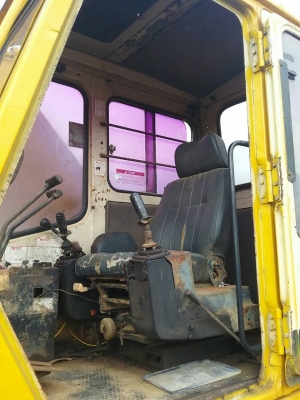 ขาย 365,000 รถแบคโฮ KATO  V 2 เครื่อง 6 D14 ปั้มK3Vช่วงล่างสวยพร้อมใช้ 090-772-3710 090-772-3708