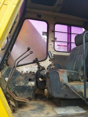 ขาย 365,000 รถแบคโฮ KATO  V 2 เครื่อง 6 D14 ปั้มK3Vช่วงล่างสวยพร้อมใช้ 090-772-3710 090-772-3708