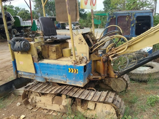 ขาย 65,000 รถแบคโฮ YANMAR  YB 025 ราคาถูกตามสภาพ 090-772-3710 090-772-3708