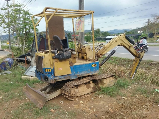 ขาย 65,000 รถแบคโฮ YANMAR  YB 025 ราคาถูกตามสภาพ 090-772-3710 090-772-3708