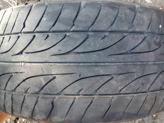 ขายยาง 215-45-17 Dunlop SP SPORT LM703 เส้นละ 500 บาท ขายยาง 215-45-17 Dunlop SP SPORT LM703 เส้นละ 500 บาท