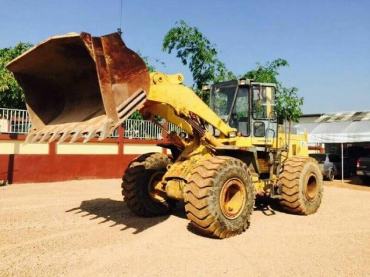 ขาย 1,390,000 รถตักล้อยาง KOMATSU WA 380-3 รถเก่านอกแท้ไม่เคยใช้งานในเมืองไทยรถสวยพร้อมใช้ 090-772-3710 090-772-3708