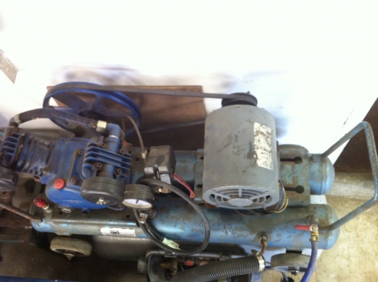 ขายปั๊มลม ของมือสองลดด่วนครับ6000 ขายปั๊มลม ของมือสองลดด่วนครับ6000