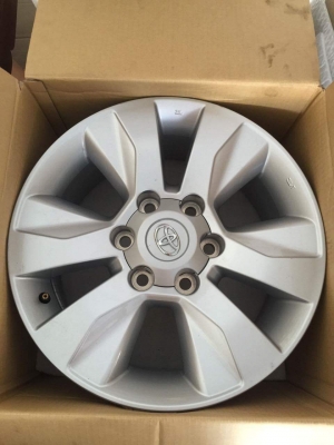 ขายล้อแม็กรีโว้ขอบ17ถอดป้ายแดง 4วง ราคา 8,500 บาท