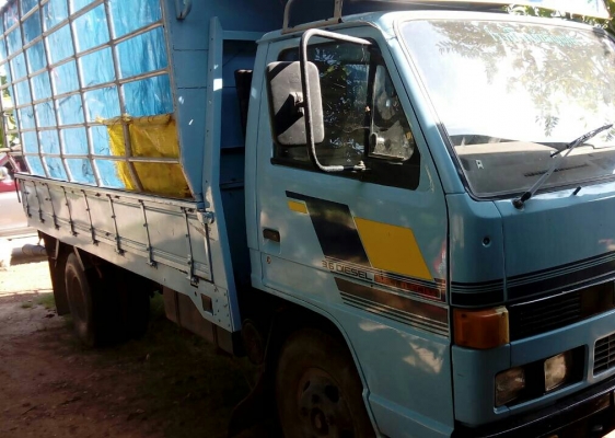 หกล้อ อีซูซุ NKR 115-DBD1ฝาดำ ช่วงยาว4.30ม เกียร์สั้น สภาพดีสวยบางเดิม ยกหัวได้ พร้อมใช้งาน ทะเบียนพร้อมโอน
