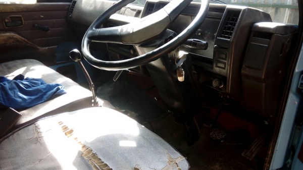 หกล้อ อีซูซุ NKR 115-DBD1ฝาดำ ช่วงยาว4.30ม เกียร์สั้น สภาพดีสวยบางเดิม ยกหัวได้ พร้อมใช้งาน ทะเบียนพร้อมโอน