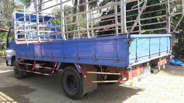 หกล้อ อีซูซุ NPR120 ปี44 พ.เวอร์ แอร์ ช่วงยาว4.3ม สภาพดีพร้อมใช้งาน ทะเบียนพร้อมโอน หกล้อ อีซูซุ NPR120 ปี44 พ.เวอร์ แอร์ ช่วงยาว4.3ม สภาพดีพร้อมใช้งาน ทะเบียนพร้อมโอน