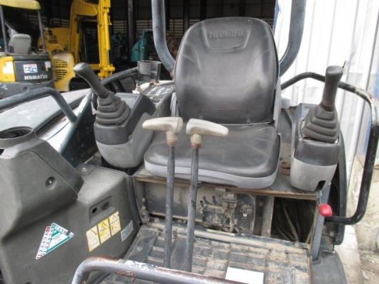 ราคา  460,000  บาท  ขายรถขุดนำเข้า ยี่ห้อ: HITACHI รุ่น: ZX30U-2  มีเอกสารอินวอย