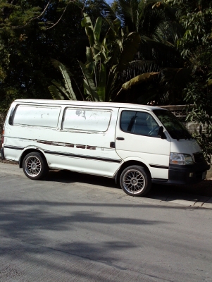 ขายรถตู้หัวจรวจตู้ทึบเครื่องดีมากพร้อมใช้งาน