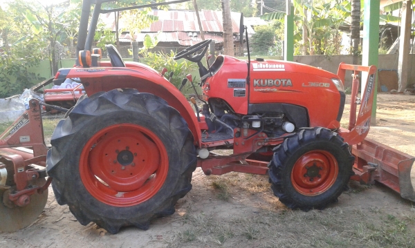 ขายรถไถคูโบต้ารุ่น L36    ปี 53   สภาพดีพร้อมใช้  เอกสารพร้อมโอน อุปกรณ์ครบ ลดราคา 290000 บาท ต่อรองได้ครับ ติดต่อ  0874256414