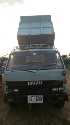 รถหกล้อดั้ม isuzu NPR เปลี่ยนเครื่องเป็น 6 BB1 เกียร์ร็อค ช่วงล่าง Fหน้าหลัง เครื่องดีคันซีสวย กะบะดั้มสวย ทะเบียนไม่ขาด เอกสารพร้อมโอน