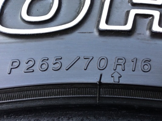 ยาง All Yokohama 265 70 16 กลางปี13 ดอกเต็ม ใช้กันยาว ราคาไม่แพง