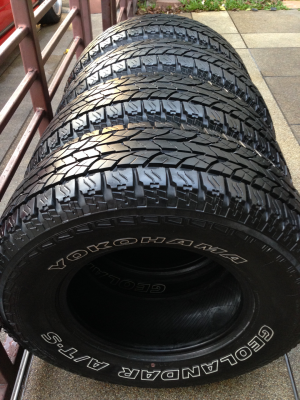 ยาง All Yokohama 265 70 16 กลางปี13 ดอกเต็ม ใช้กันยาว ราคาไม่แพง