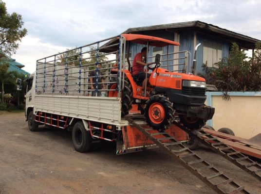 คูโบต้า L2808 4 WD ตัวเปล่าเดิมๆ แน่นๆ ทำงาน 920 ชั่วโมง..เล่มทะเบียนพร้อม