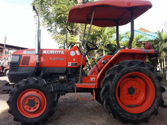 คูโบต้า L2808 4 WD ตัวเปล่าเดิมๆ แน่นๆ ทำงาน 920 ชั่วโมง..เล่มทะเบียนพร้อม