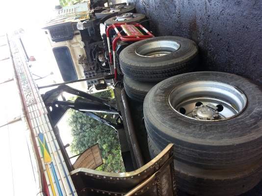 ขายHino mega 12ล้อ ดั้ม อู่เบิ้ม กระบะปรีเนียม ชุดใหญ่ ปี2546