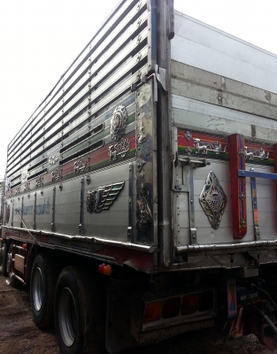 ขายHino mega 12ล้อ ดั้ม อู่เบิ้ม กระบะปรีเนียม ชุดใหญ่ ปี2546