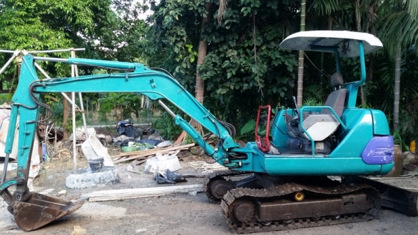 ขายรถขุดเล็ก แมคโครเล็กkomatsu pc30-7 สภาพสวยพร้อมใช้ เดิมๆเลย