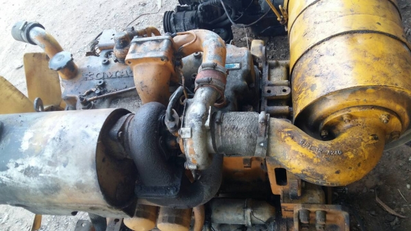 ขายเครื่องKOMATSU 4 สูบTURBO