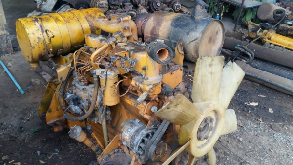 ขายเครื่องKOMATSU 4 สูบTURBO