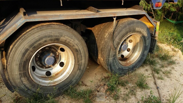 ขายหางพ่วง  CRR  3  เพลา. แท้.  ปี 55.   สนใจติดต่อ  081 - 6079515