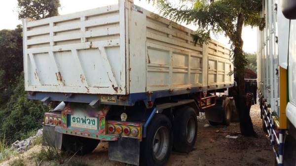 ขายหางพ่วง  CRR  3  เพลา. แท้.  ปี 55.   สนใจติดต่อ  081 - 6079515