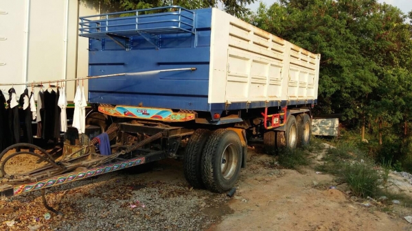 ขายหางพ่วง  CRR  3  เพลา. แท้.  ปี 55.   สนใจติดต่อ  081 - 6079515