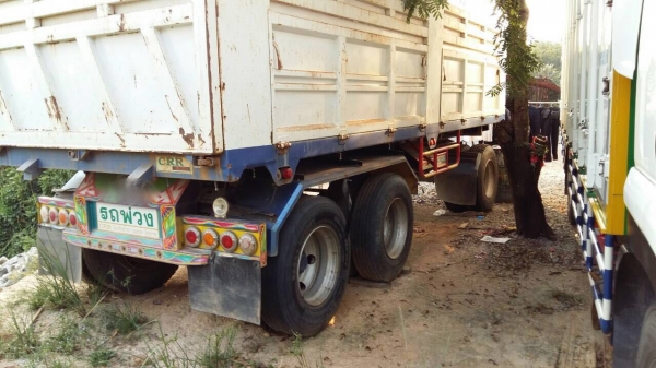 ขายหางพ่วง  CRR  3  เพลา. แท้.  ปี 55.   สนใจติดต่อ  081 - 6079515