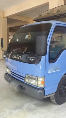 รถอีซูซู 6 ล้อ ( ไม่ดั้ม )  NKR 130 แรงม้า. ปี 47.   สนใจติดต่อ  081 - 6079515