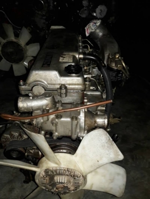 เครื่องยนต์HINO-เมก้า JO8C-210 แรงม้า สวยๆติดดีมากครับ