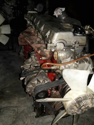 เครื่องยนต์HINO-เมก้า JO8C-210 แรงม้า สวยๆติดดีมากครับ