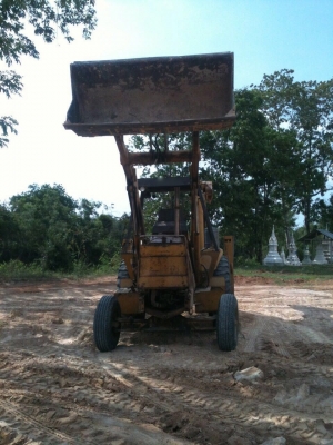 รถตัก / ตักหน้า ขุดหลัง.  ( เพลาเดียว. )     สนใจติดต่อ  081 - 6079515