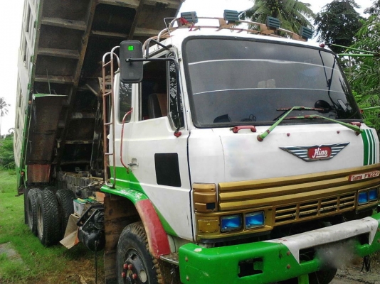 รถฮีโน่ 10 ล้อดั้ม FM227  220 แรงม้า. ปี 33 ( *** มีขาย 2 คัน. )     สนใจติดต่อ  081 - 6079515