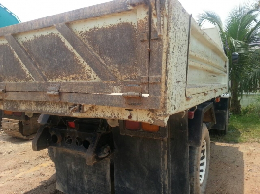 รถอีซูซุ 6 ล้อดั้ม FTR  200 แรงม้า. ปี 49.    สนใจติดต่อ  081 - 6079515