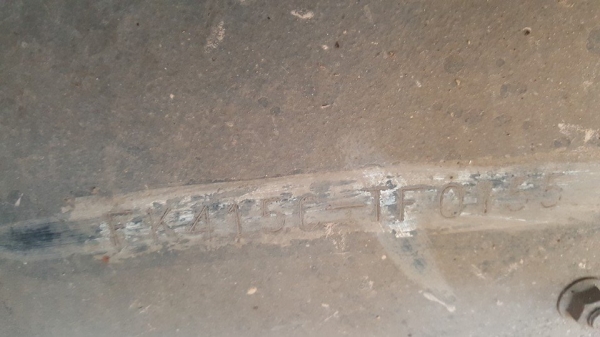 ขาย6ล้อ 165 6D14TF แชชซีสวยเต็มลำ เครื่องดี หัวแค็บ พร้อมคอกเสริมข้าง กระบะคาร์โก้ยาว5.30เมตร แอร์ครบ สภาพพร้มวิ่งงาน พร้อมวิ่งร่อง