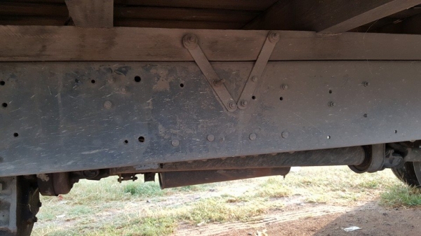 ขาย6ล้อ 165 6D14TF แชชซีสวยเต็มลำ เครื่องดี หัวแค็บ พร้อมคอกเสริมข้าง กระบะคาร์โก้ยาว5.30เมตร แอร์ครบ สภาพพร้มวิ่งงาน พร้อมวิ่งร่อง