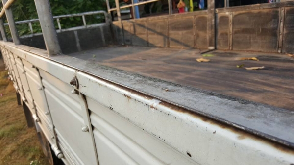 ขาย6ล้อ 165 6D14TF แชชซีสวยเต็มลำ เครื่องดี หัวแค็บ พร้อมคอกเสริมข้าง กระบะคาร์โก้ยาว5.30เมตร แอร์ครบ สภาพพร้มวิ่งงาน พร้อมวิ่งร่อง