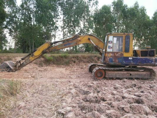 ขายรถขุดแบ็คโคkomatsu pc120-3 สภาพพร้อมลงทำงาน เครื่องเดิม ช่วงล่างดี ทำงานทุกวัน