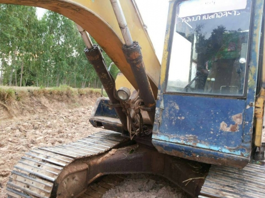 ขายรถขุดแบ็คโคkomatsu pc120-3 สภาพพร้อมลงทำงาน เครื่องเดิม ช่วงล่างดี ทำงานทุกวัน