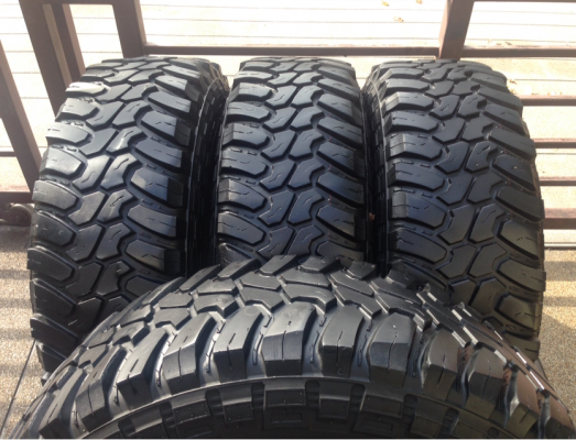 ยาง Mud Deestone 265 75 16 กลางปี13 ดอกเต็มใช้กันยาว ราคาไม่แพง