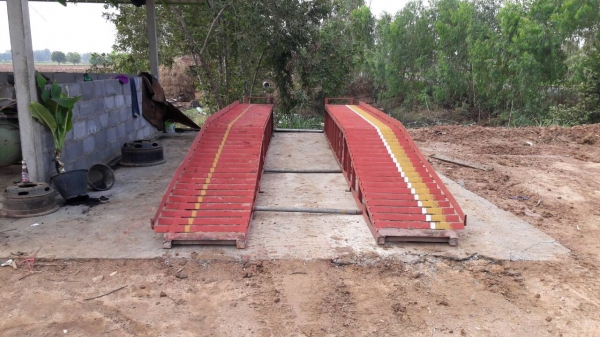 แท่นล้างรถขนาดใหญ่ สามาถขึ้น10ล้อได้ ราคาเบาๆสภาพใหม่มาก เหล็กหนาแข็งแรงดีมากว่ากันง่ายๆขายกันถูกๆไปเลยครับสวยๆเดิมๆ เลยราคาต่อรองได้ขายได้ขายครับ